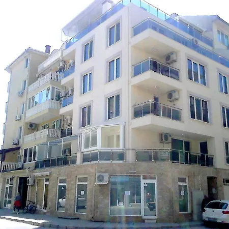 Elle * Pomorie